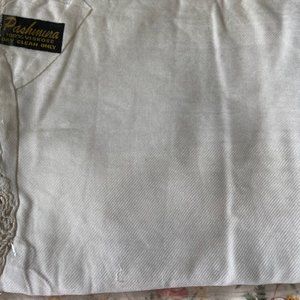 - White Pashmina 100% Viskose new in original packing 76 inches x 28 inches